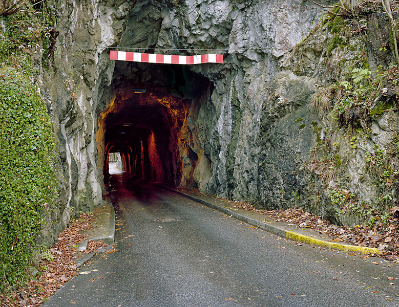 Tunnel, Sudelfeld (Deutschland) aus der Serie „Strata“, 2013 – ed. 5+1; 125 x 168 cm; Light Jet Print auf Aludibond kaschiert, gerahmt