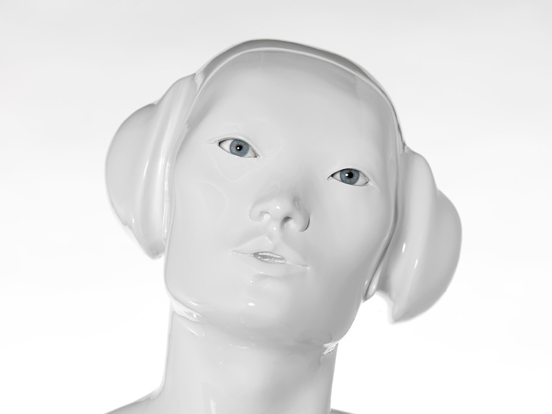 LEM, 2001-2006 (Ausschnitt) &ndash; 200x50x45 cm; Bronzeguss einbrandlackiert, Kryolithglas