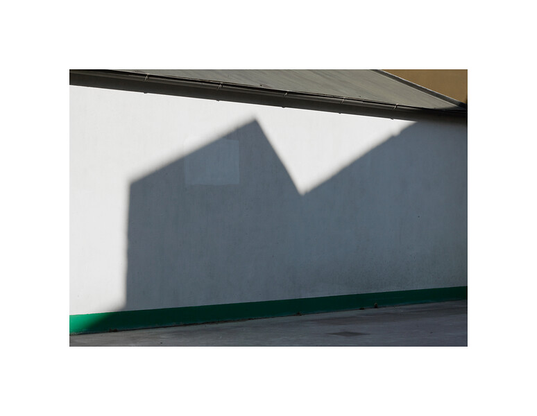"Schatten 7" (Werkstattwand), 2016 &ndash; Ed. 5; 60 x 86 cm auf 90 x 116 cm; Archival Pigment Druck
