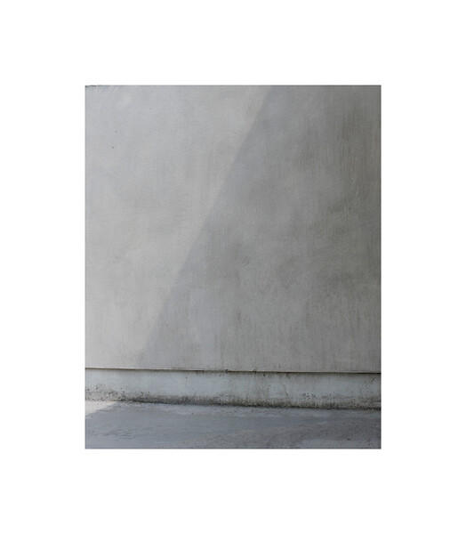"Schatten 1" (Hinterhofwand), 2016 &ndash; Ed. 5; 45 x 36,6 cm auf 66 x 57,6 cm; Archival Pigment Druck