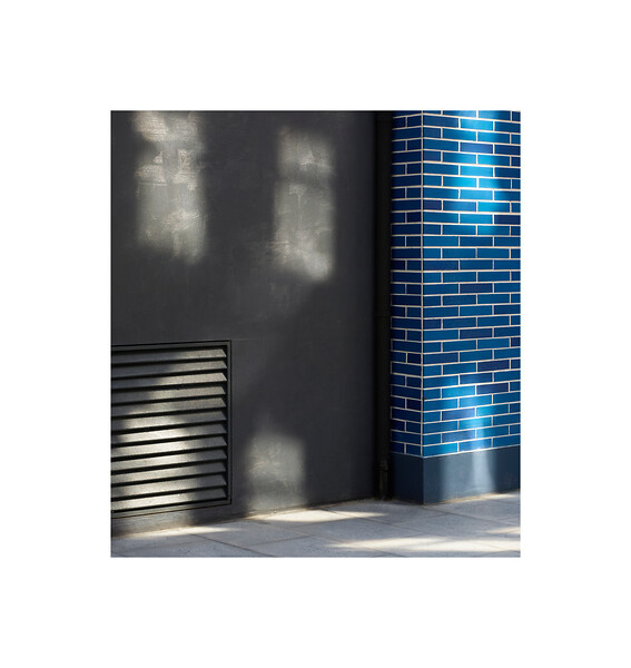 "Schatten 8" (Seitengasse), 2016 &ndash; Ed. 5; 54,5 x 50 cm auf 80,5 x 76 cm; Archival Pigment Druck