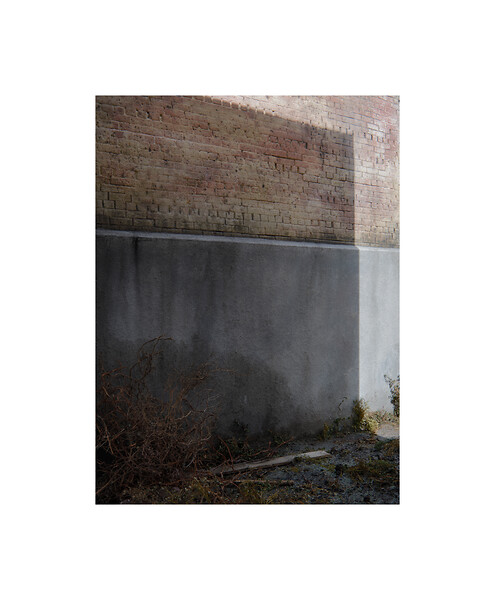 "Schatten 2" (Brandmauer), 2016 – Ed. 5; 60 x 44,6 cm auf 88 x 72,6 cm; Archival Pigment Druck