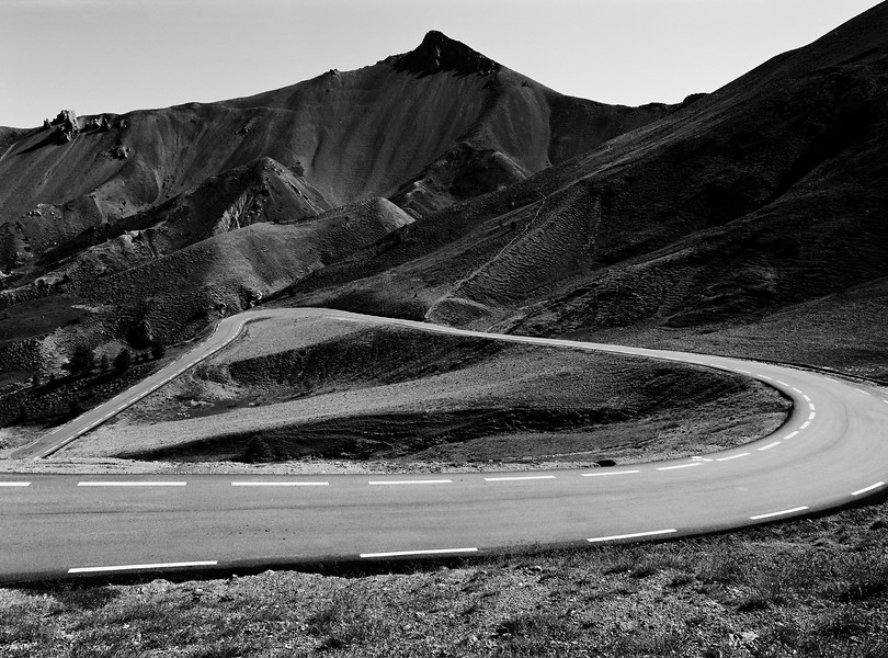 o.T. Col de Izoard  - LAND (Tour de France), 2003 - 2005) – Auflage: 7 & 3; 60 x 90 cm & 90 x 231,5 cm & 160 x 215 cm