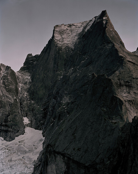 Piz Badile (Bergeller Alpen) aus der Serie „Nordwände“, 2007-2008 – Ed. 5; 120 x 95 cm; Light Jet Print