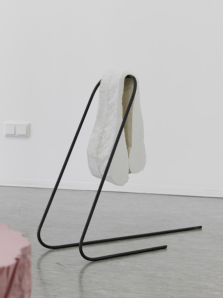 Ohne Titel, 2015 &ndash; 62 x 90 x 25 cm; Stahl, Kunststoff, Gips, Acrylat, Pigment