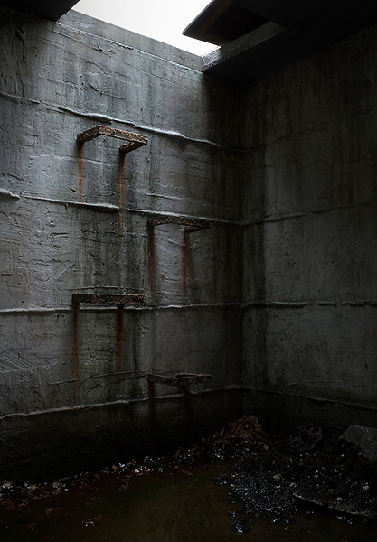 "Schacht 5", 2016 &ndash; Ed. 6; 50 cm x 34,7 cm x 10 cm; Dia in LED-Leuchtkasten