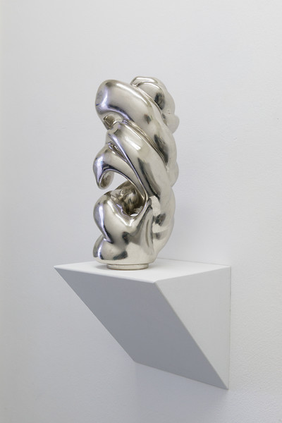 LUD, 2020 (Unikat aus Kleinserie) &ndash; Unikat aus Kleinserie; H 290 mm; Bergahorn mit Platin belegt; Foto: Annette Kradisch