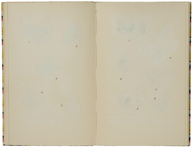 Ohne Titel (aus der Serie bearb. Bücher - Inselbücherei), 2020 &ndash; 18,5 x 24,3 x 1 cm; Insel Bücherei Nr. 213, mit Skalpell bearbeitet, Nylonfaden; Foto: Annette Kradisch