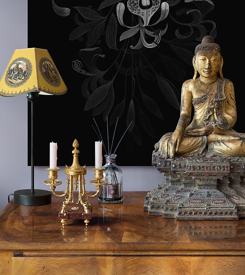 Thilo Westermann, „Amherstia nobilis“ in Maymes Esszimmer, Düsseldorf 2015–19, 2019 &ndash; Ed. 1/3+2; 160 x 142,6 cm; Fotomontage, Giclée-Print, Diasec