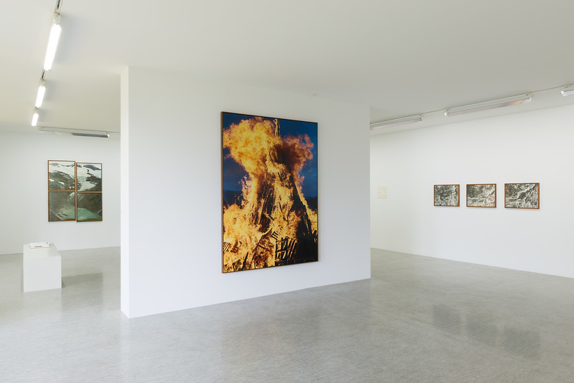 Olaf Unverzart, Alles ausser Reifen, 2917 &ndash; Ed. 3; 215 x 163 cm; Light Jet Print; gerahmt