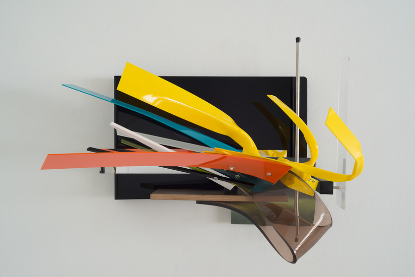 Sebastian  Kuhn, "Display Devices XVIII", 2017 – 70 x 90 x 70 cm; Stahl, lackiert, Edelstahl, Acrylglas,  Acrylglasspiegel, Schichtholz, Schrauben; Foto: Annette Kradisch