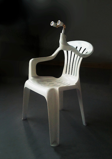 Bert  Löschner, Fernsehstuhl (mit Opernglas), 2013 &ndash; ed. 3; 58 x 56 x 76 cm; transformierter Polypropylen Stuhl