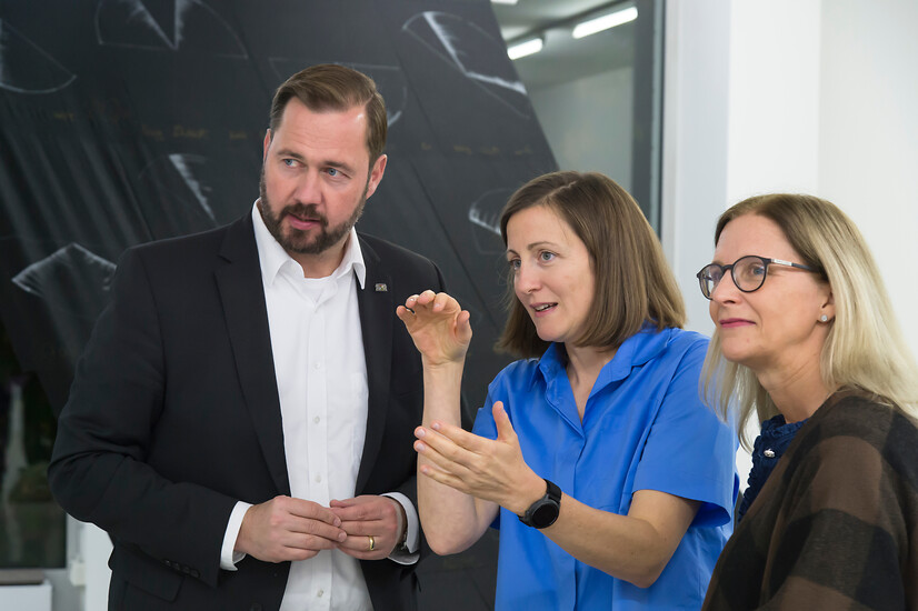 Ausstellungseröffnung  (Foto: Rainer Kradisch)