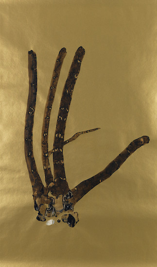 Ohne Titel (Blatt AA), 2015/2016 &ndash; 117 x 70 cm; Tusche auf goldenem Papier