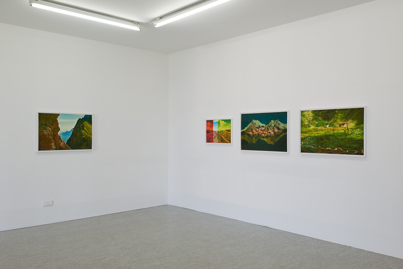 Ausstellungsansicht „Burning Heart” &ndash; Foto: Annette Kradisch