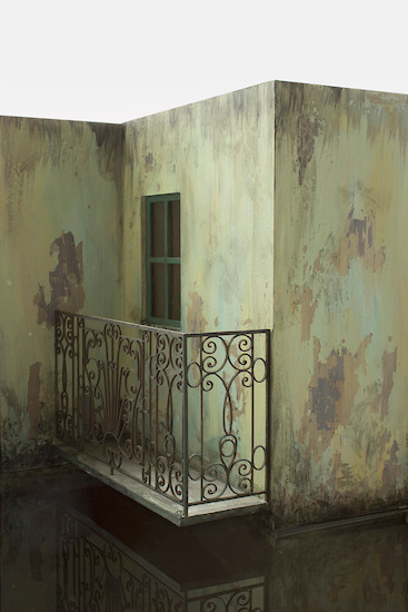 Malika  Eilers, o. T. (Balkon), 2013 – ed. 4 + 1; 45,5 x 30,5 cm; Fotografie auf Aludibond