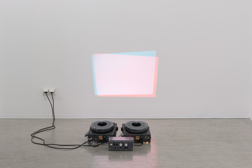 Oh Be A Fine Girl Kiss Me, 2017 &ndash; Dimensionen variabel; Stereo Diaprojektion