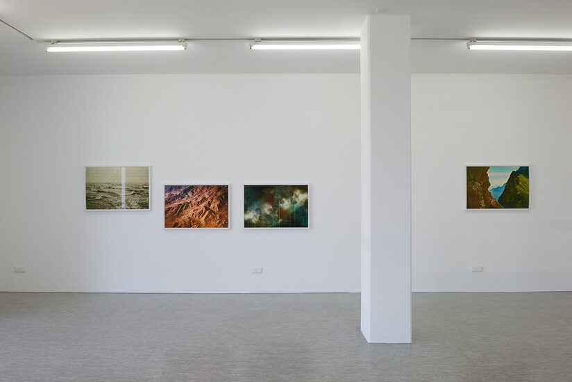 Ausstellungsansicht „Burning Heart” &ndash; Foto: Annette Kradisch