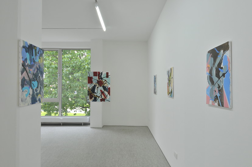 Ausstellungsansicht "Both Here an Over There" &ndash; Foto: Annette Kradisch