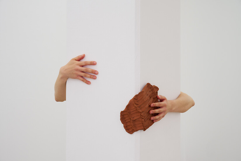 Handschrift, 2025 &ndash; 22 x 23 cm; Keramik; (Foto: Annette Kradisch)