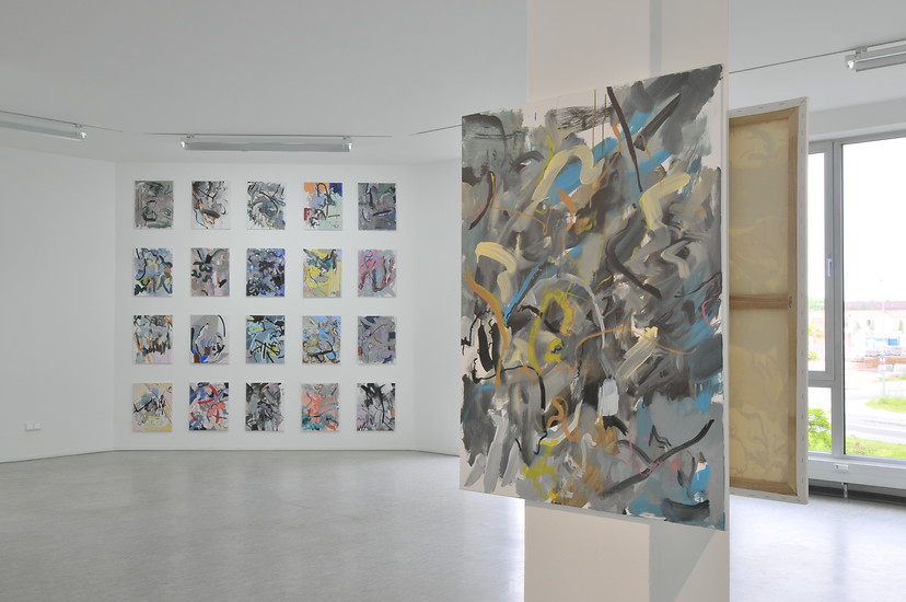 Ausstellungsansicht "Both Here an Over There" &ndash; Foto: Annette Kradisch