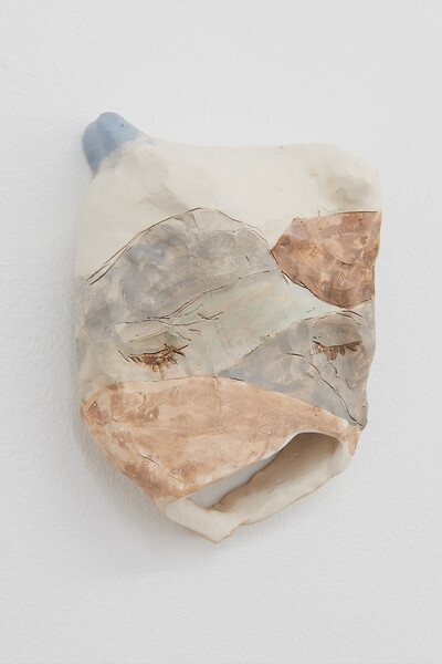 Mund der Wahrheit, 2023 – 23x17x8 cm; Keramik; Foto: Annette Kradisch