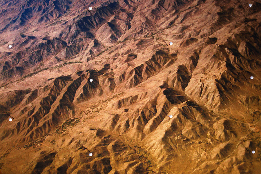 Valleys Full of Nothing (Hindukusch, Afghanistan), 2007/20 &ndash; aus Burning Heart (19-teilig); Ed. 3 + 2 AP; 58 x 87 cm; Archival Pigment Print auf Rice Papier