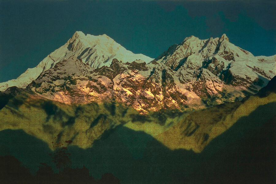 Catch the Katch (Kangchendzönga, Himalaya, Sikkim), 2008/20 – aus Burning Heart (19-teilig); Ed. 3 + 2 AP; 58 x 87 cm; Archival Pigment Print auf Rice Papier