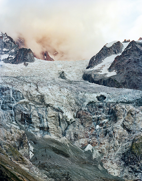 Brenvagletscher (Italien) aus der Serie „Strata“, 2013 – Ed. 5+1, 162,5 x 128 cm, Light Jet Print auf Aludibond kaschiert, gerahmt